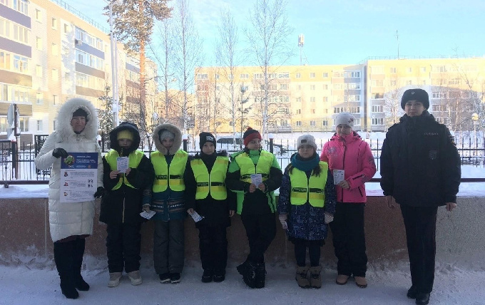 Когалымчане продолжают принимать участие в акции «Как ответственный водитель, пристегни меня, родитель!»