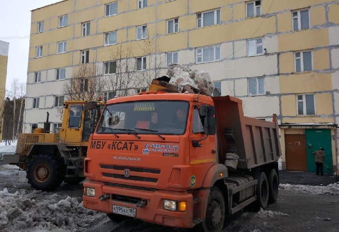 За три дня из города вывезли более трех тысяч кубометров снега