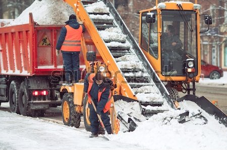 Уборка снега продолжается