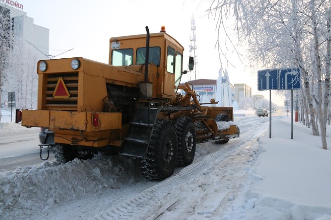 Уборка снега продолжается 