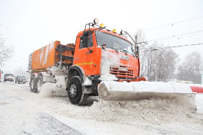 Уборка снега в Когалыме продолжается