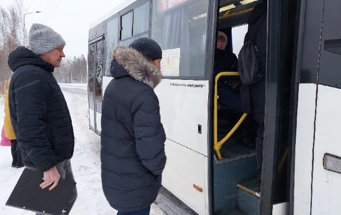 Управления жилищно-коммунального хозяйства Администрации города Когалыма проверили работу общественного транспорта и его готовность к эксплуатации в зимний период времени