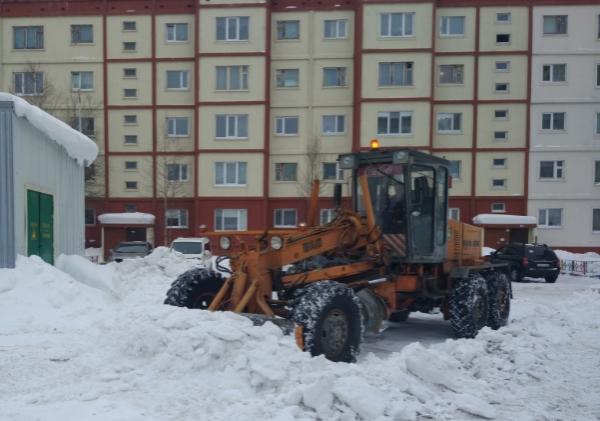 Снегоуборочные работы в Когалыме продолжаются