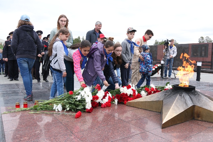 В Когалыме почтили память минутой молчания